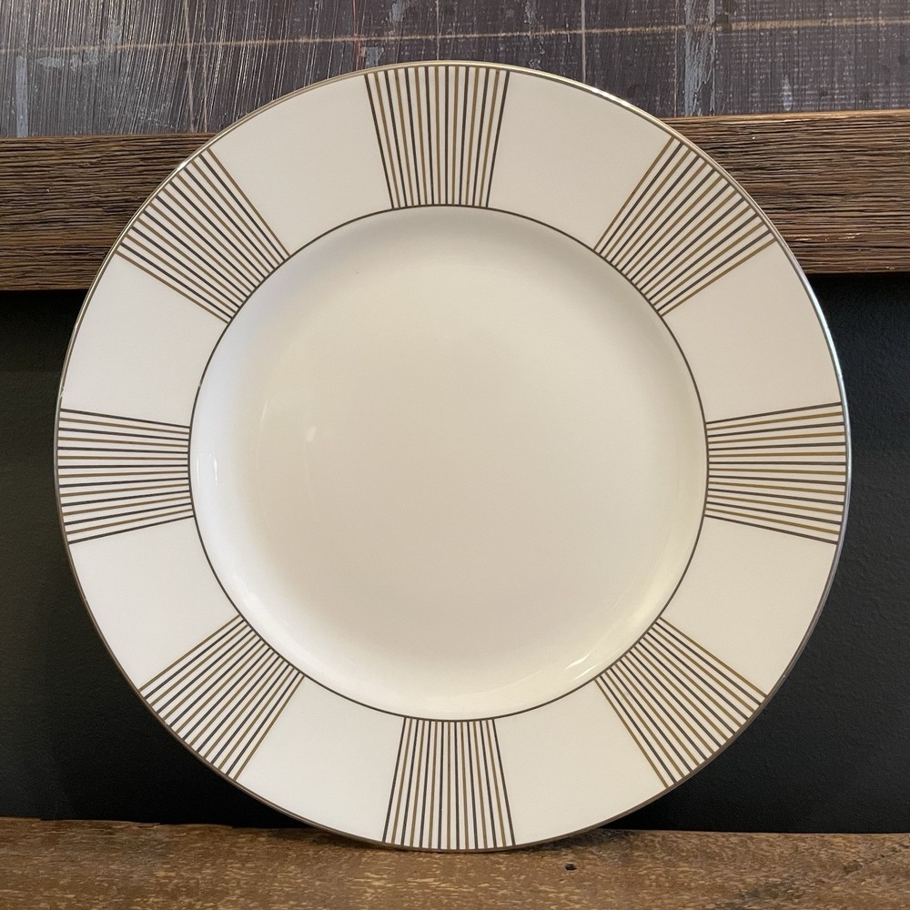 Vtg WEDGWOOD Proposal 8-1/8" Salad Plate Fine China Classic Gold Platinum Bands